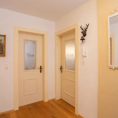 Rosenberger Apartment *